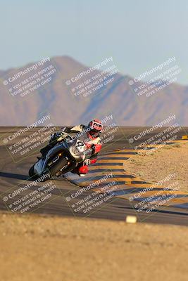 media/Dec-16-2023-CVMA (Sat) [[bb38a358a2]]/Race 13 Amateur Supersport Middleweight/